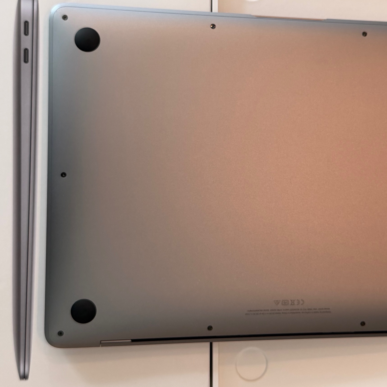 MacBook Air M1 13" — Gris Espacial — RD$30,000